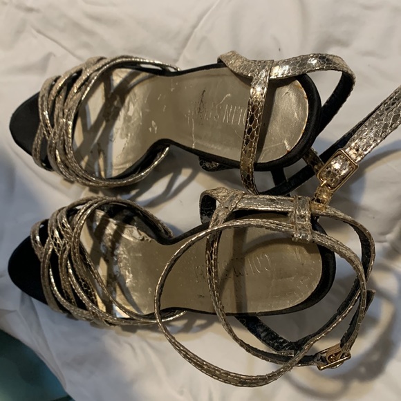 Sexy black and gold heels perfect for the Holidays! - Picture 4 of 4